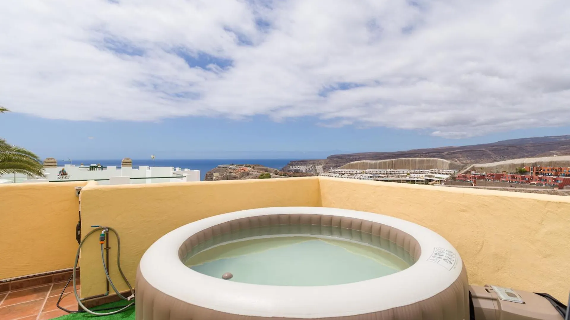 Apartment Private Solarium Home Beach Views - Jacuzzi Mogan