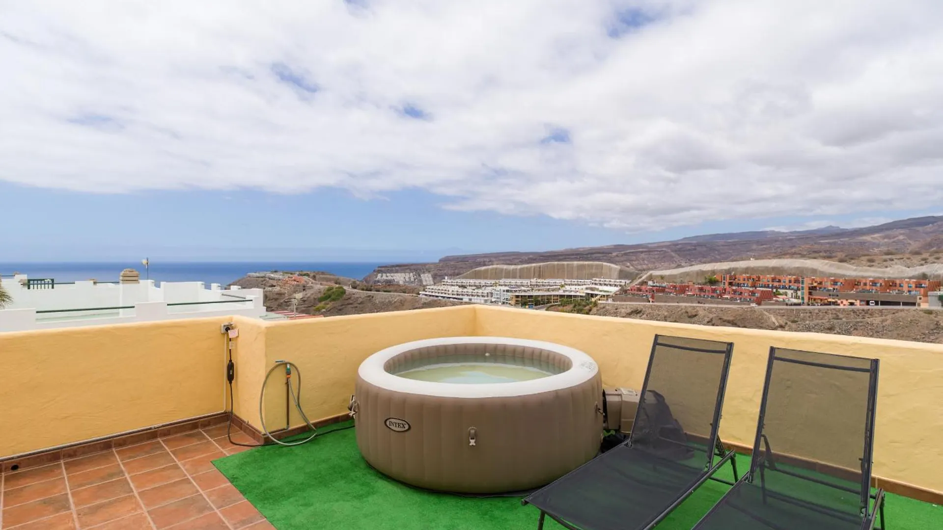 Private Solarium Home Beach Views - Jacuzzi Mogan Apartment