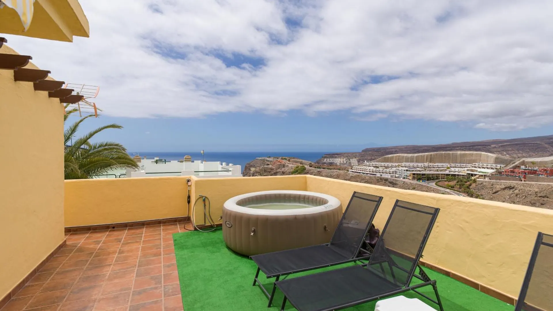 Private Solarium Home Beach Views - Jacuzzi Mogan
